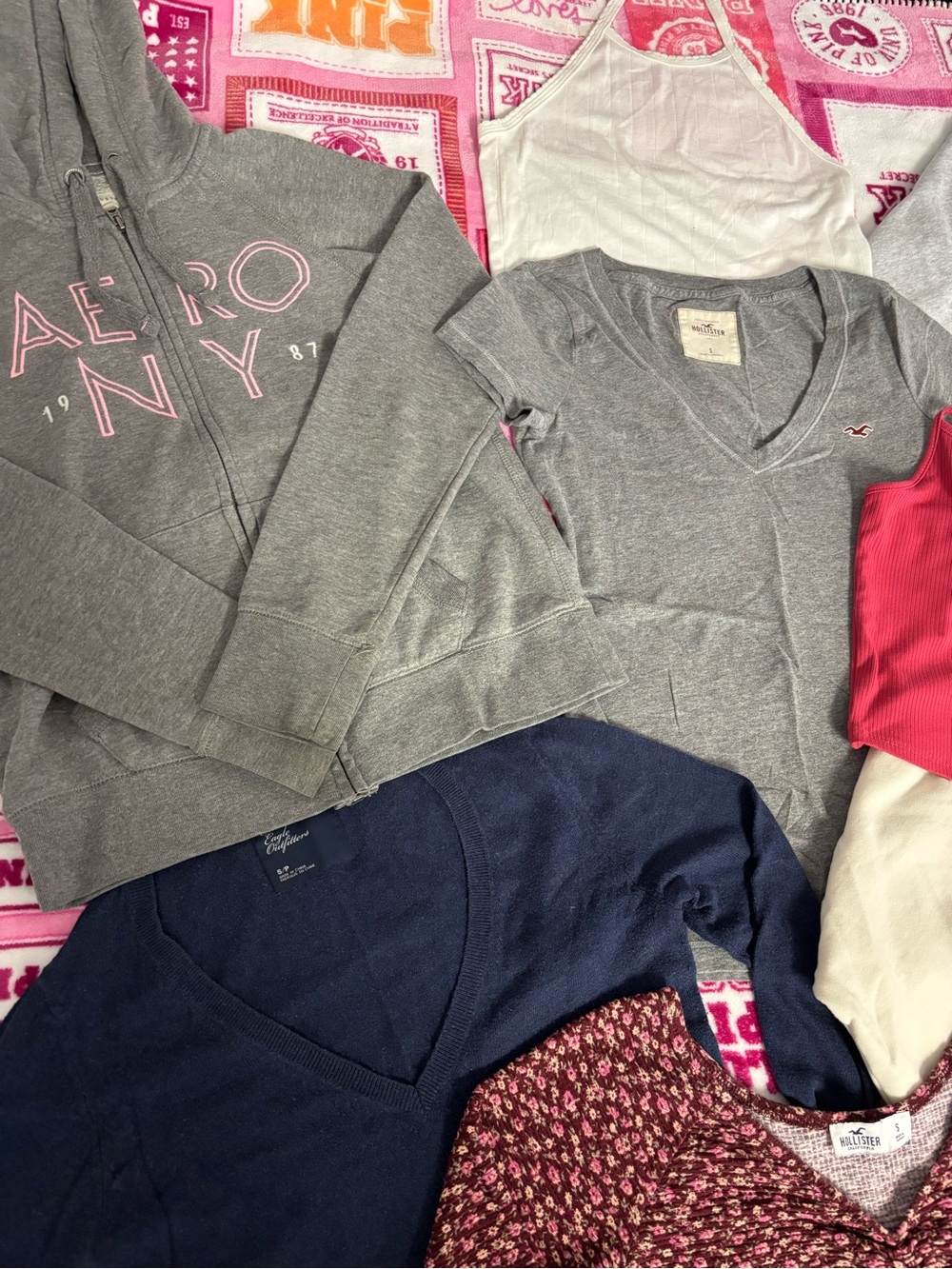 Tops bundle!! - Picture 3 of 4